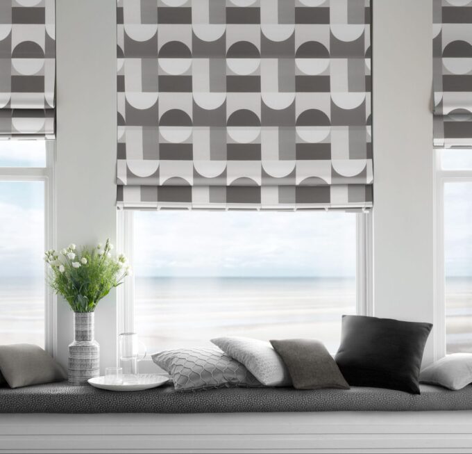 Oblique Jet Roman Blind